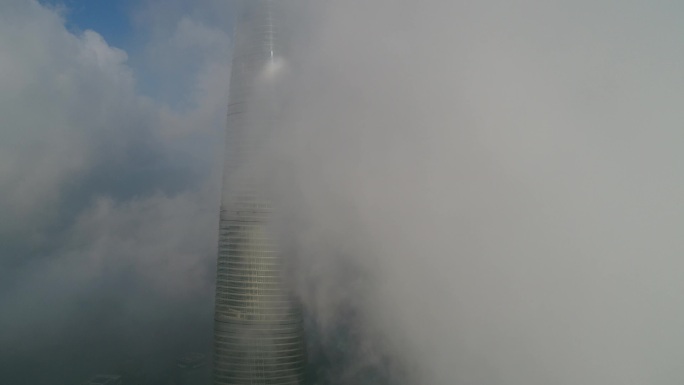 4K原素材-穿越云雾的超高层摩天大楼