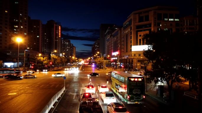 北京延时摄影夜晚车流人流十字路
