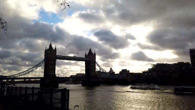 英国伦敦伦敦塔桥轨迹延时摄影风云