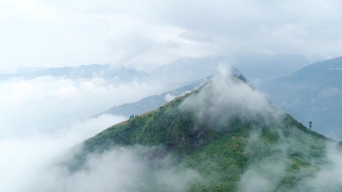 贵州高原山川风光云雾缭绕航拍