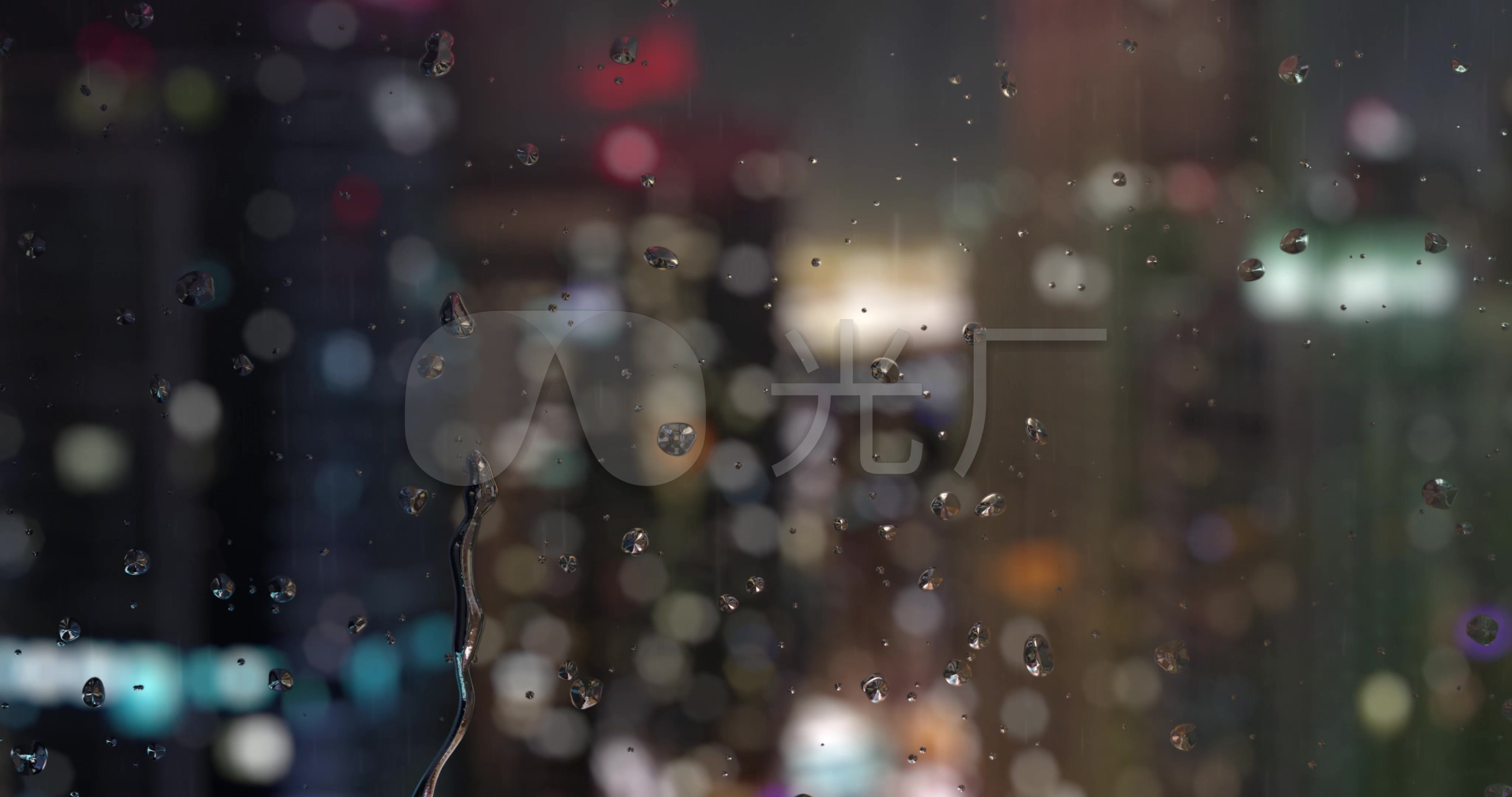 车窗上的雨滴高清摄影大图-千库网