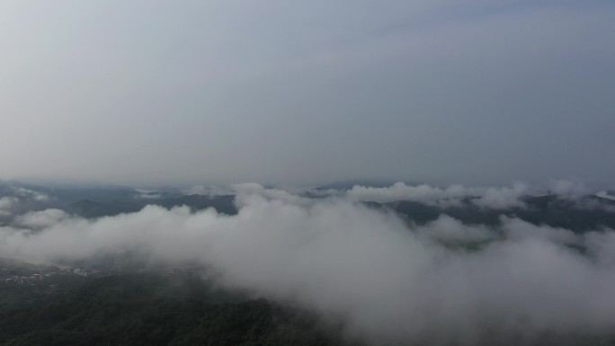 云雾下惠州龙门沙沙迳温泉小镇