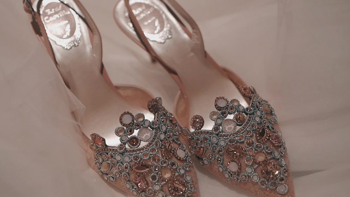 婚鞋高跟鞋水晶鞋特写