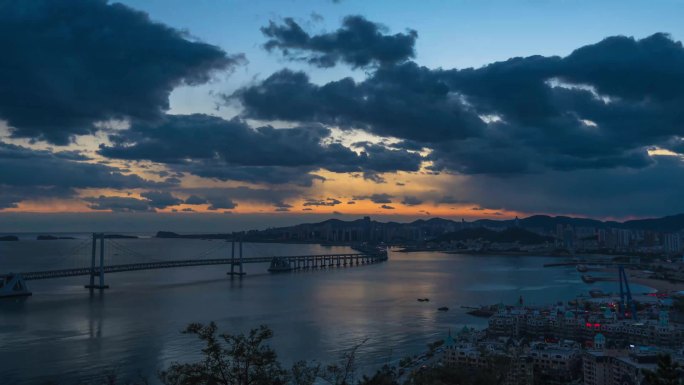 大连莲花山跨海大桥日转夜延时