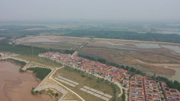 山东济南航拍黄河大堤上的大王庙村