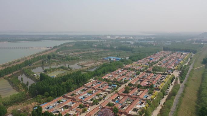 山东济南航拍黄河大堤上的大王庙村