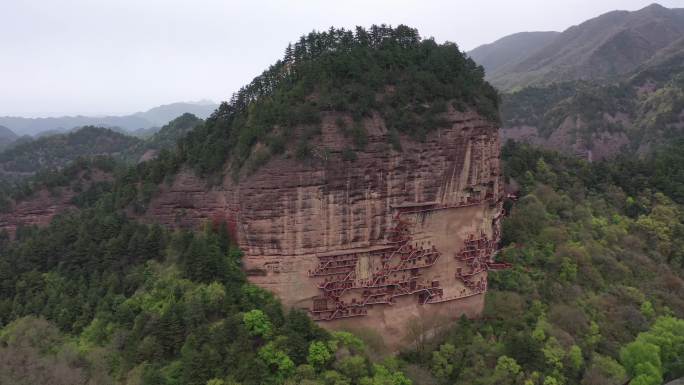 航拍天水麦积山