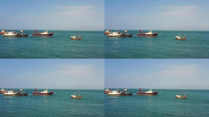 海上的一群渔船