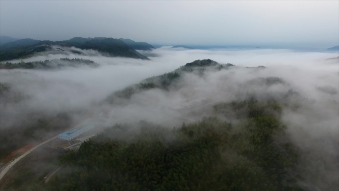 云雾飘渺的山村