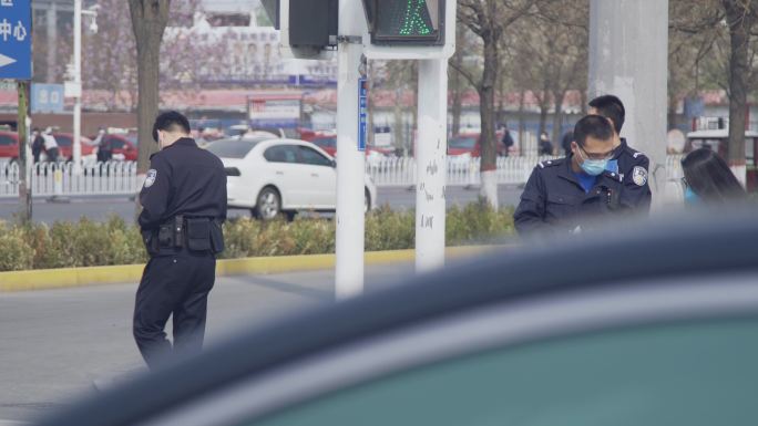 【原创】警察街头调研