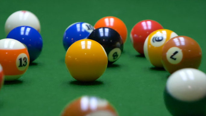 【4k画质】打台球桌球240帧升格素材