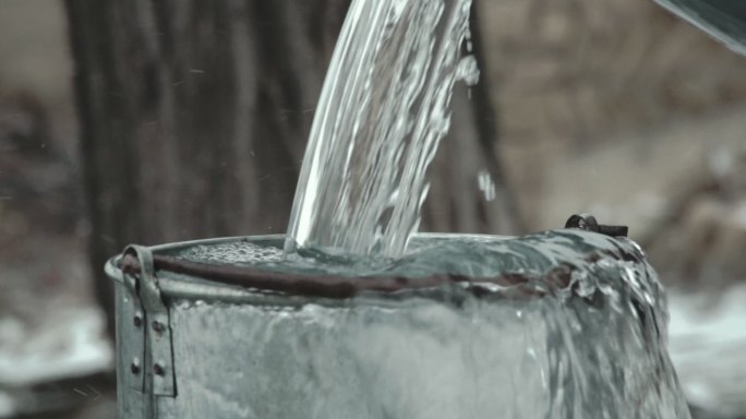 井水挑水贫困缺水缺水地区干旱地区
