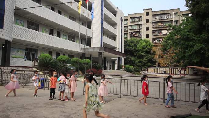 四川幼儿园开学第一天上课
