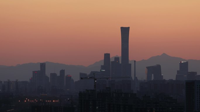 4K拍摄夕阳下北京国贸CBD高楼林立