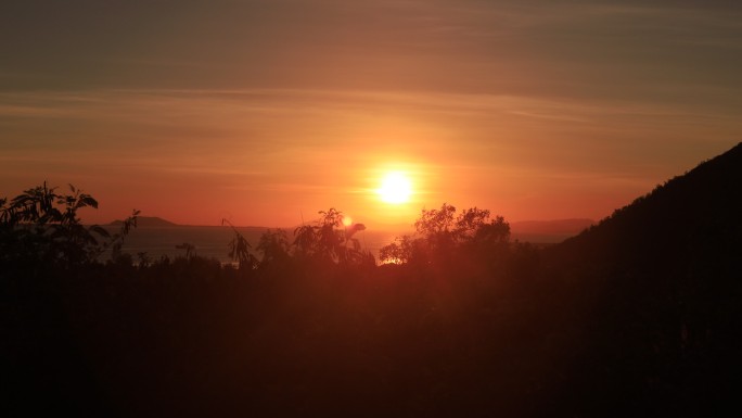 三亚鹿回头的美丽夕阳日出日落延时摄影