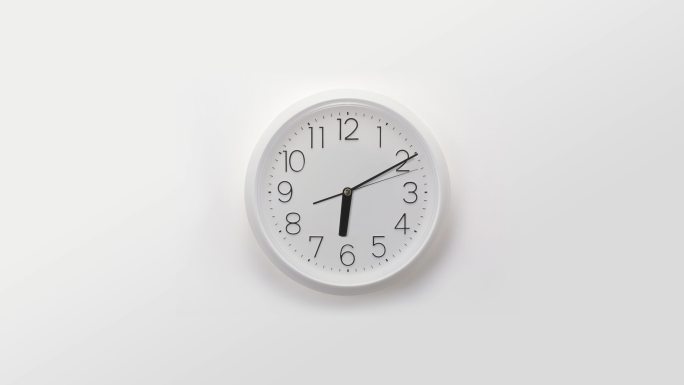4K墙上的钟表转动挂钟秒针嘀嗒30秒