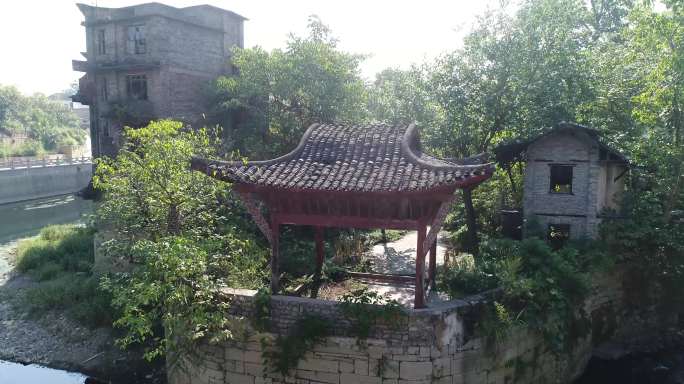 实拍中国风老建筑凉亭