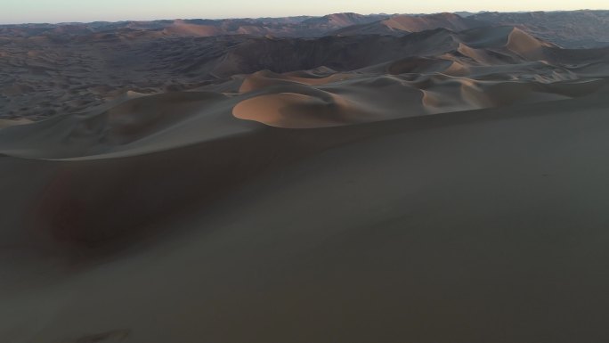 航拍 巴丹吉林沙漠 湖泊 沙峰 沙漠景色