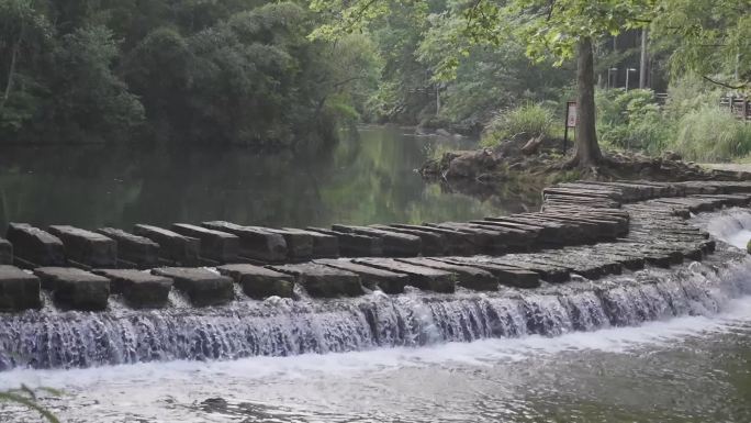 溪水小溪瀑布河水步道石梯青山绿水