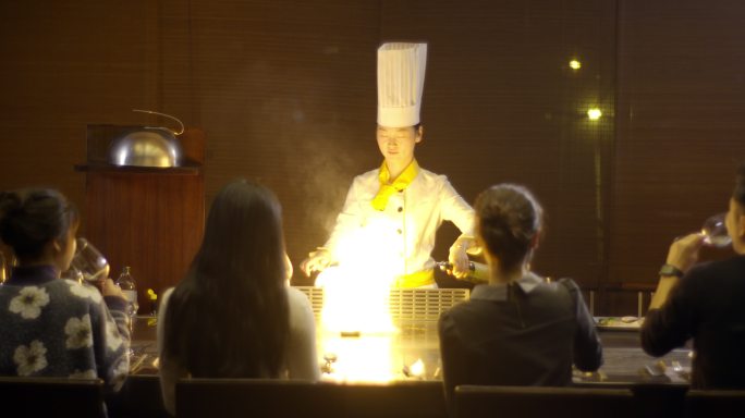 商务会餐西餐火花女主厨