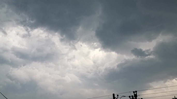 4K3组冰雹灾害前的恐怖乌云