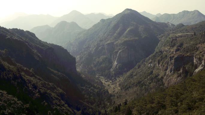 雁荡山航拍一个古老的村落山坳间