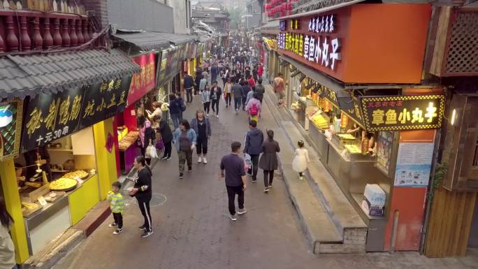 济南步行街芙蓉街航拍人群小吃