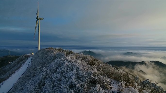 白鹤尖风电厂的冬日雪景