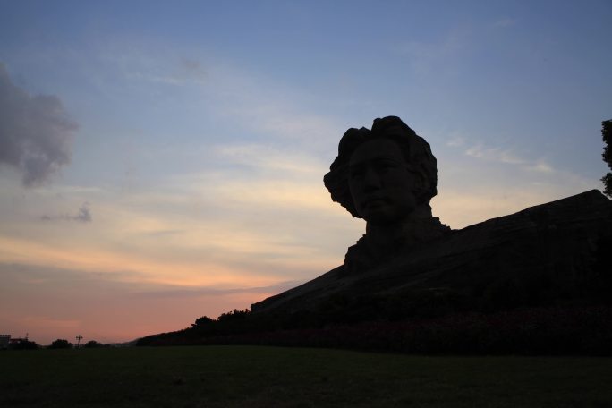 橘子洲头毛主席像从白天到夜晚延时