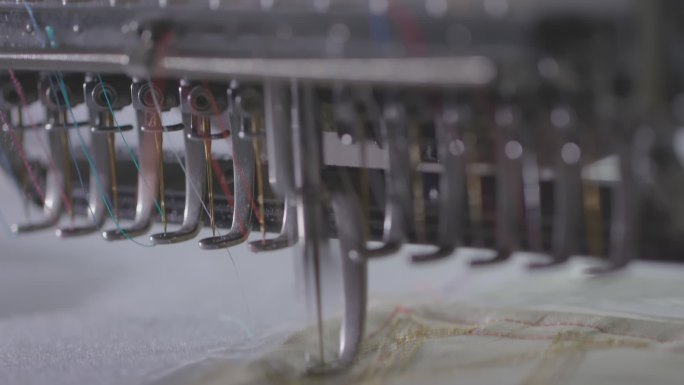 刺绣织造机