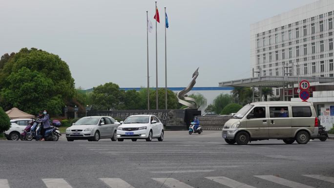 交通路口汽车电动车延时下班场景