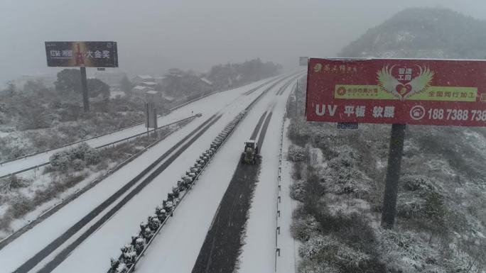高速公路下雪除雪航拍实拍素材