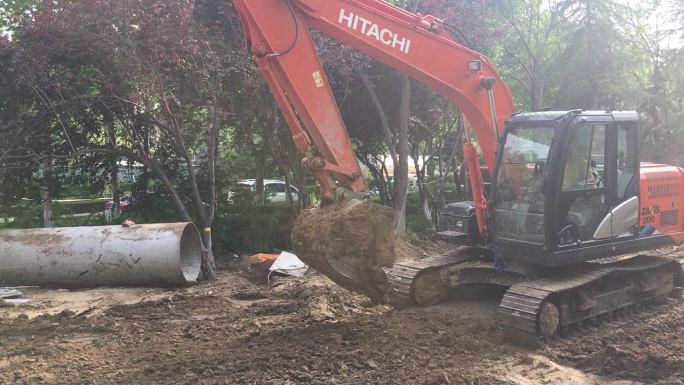 挖掘机挖土工地施工