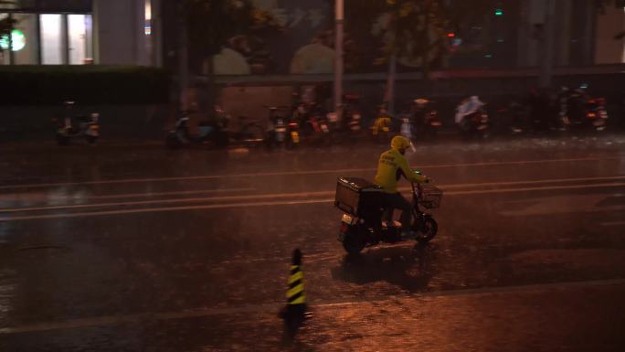 0521暴风雨下的北京街头4k