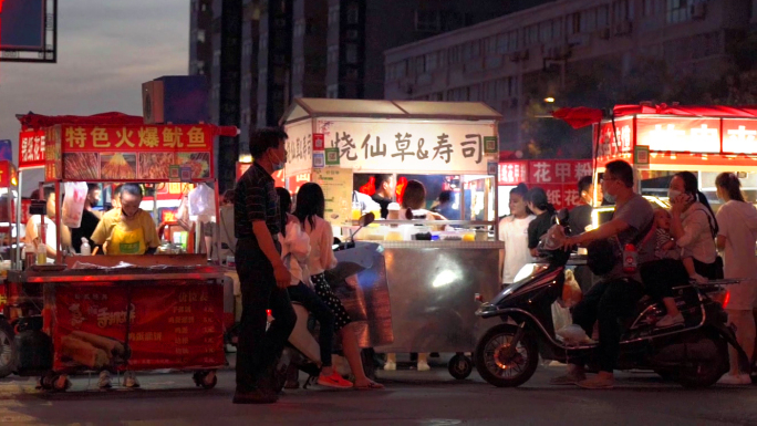 商贩地摊美食烧烤繁华街道