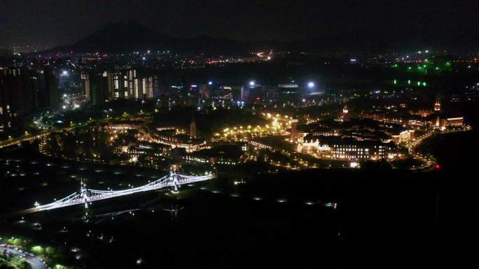 华为松山湖溪流被坡村夜景
