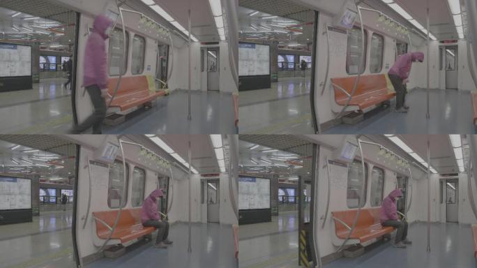 疫情期间北京1号线地铁冷清的地铁