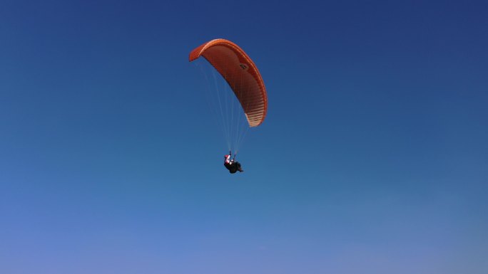 4K-原素材-滑翔伞翱翔蓝天
