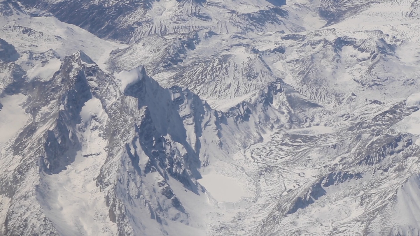 飞机上航拍喜马拉雅山脉