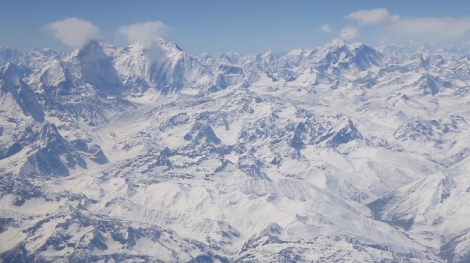 飞机上航拍珠峰和喜马拉雅山脉