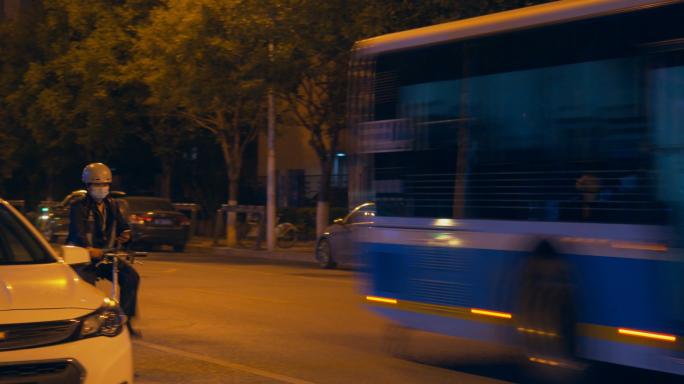 4K夜晚城市行驶的汽车、马路夜景