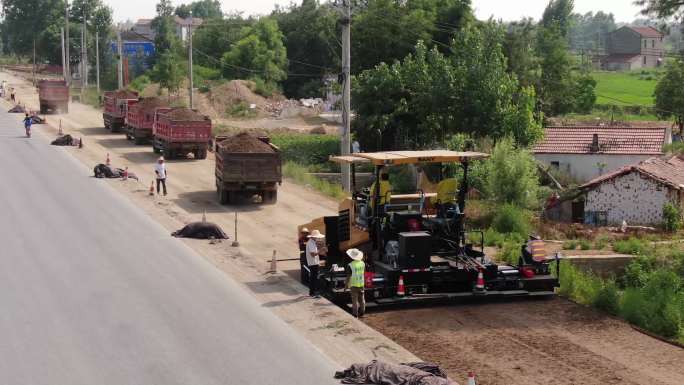 道路施工修路地基石子沥青铺设航拍