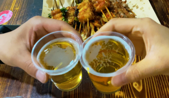 4k烧烤撸串-喝酒干杯-聚会夜生活-夜宵视频素材包