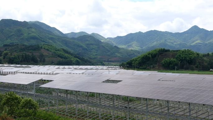 扶贫脱贫太阳能发电新能源电池新农村