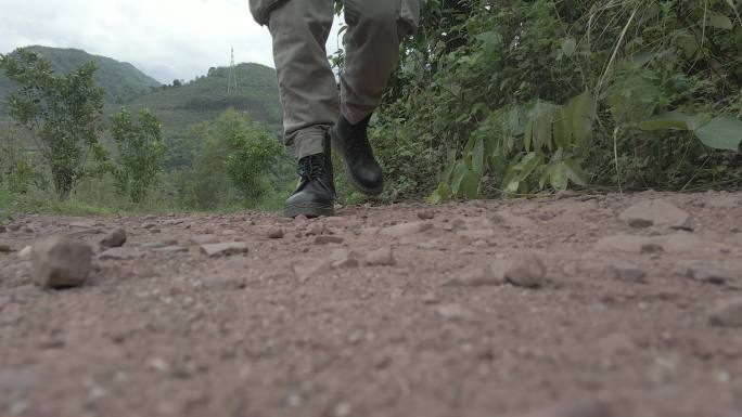 4K50帧越野登山慢动作升格登顶