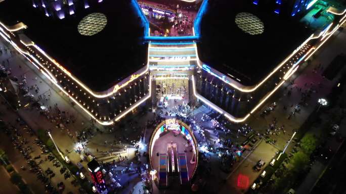 扬州昌建广场的地摊经济和夜市