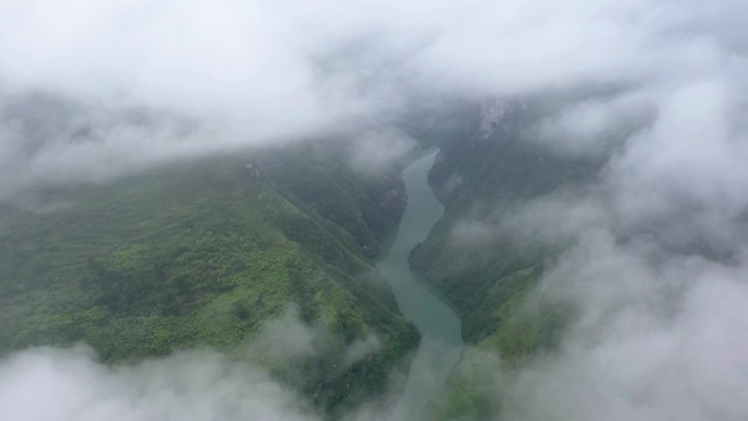 4K航拍龙鳌河峡谷云雾22秒