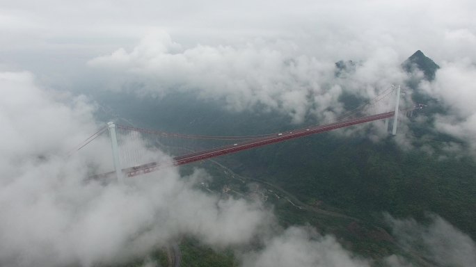 坝陵河大桥航拍，雨雾天
