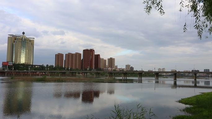 城市湖边风光景色