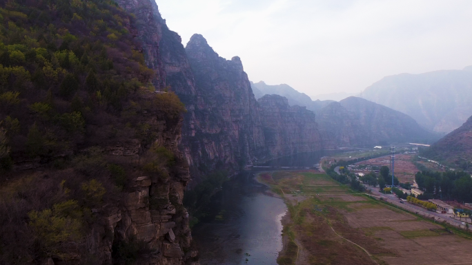 航拍绿水青山